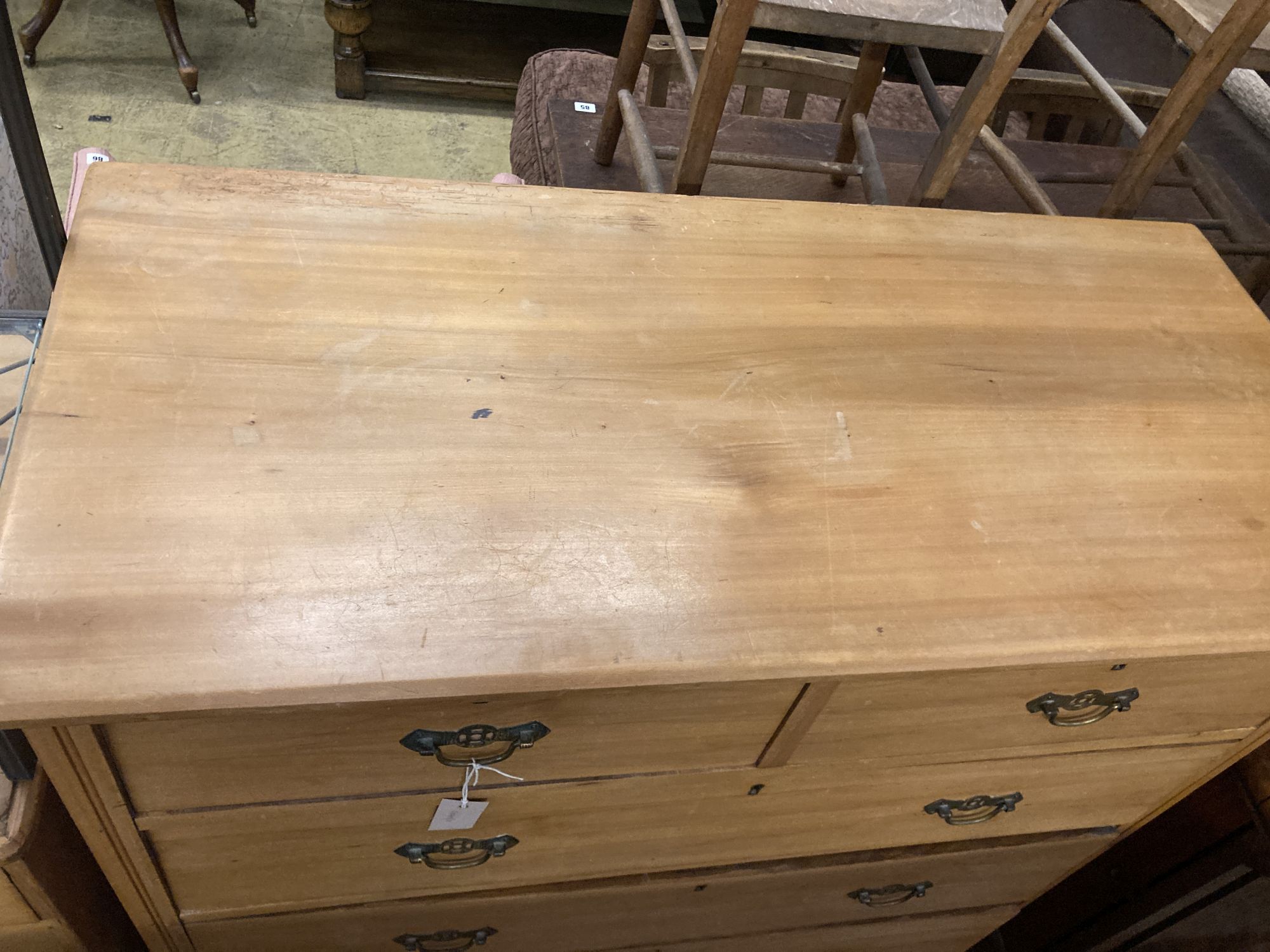 An Edwardian satin walnut chest of drawers, width 106cm, depth 49cm, height 106cm